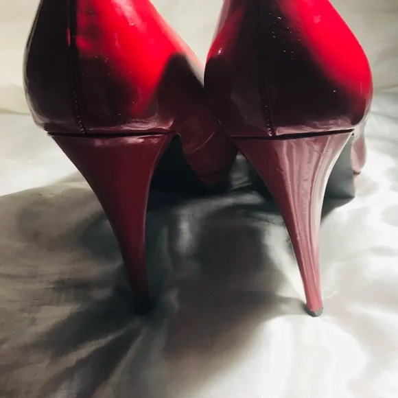 COPY - Red G by Guess Red patent leather platform pumps size 9.5.M .used good c… - Picture 14 of 17